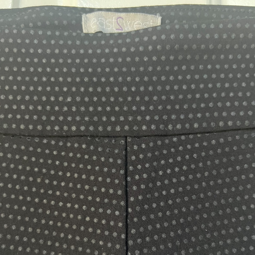 East 2 West Pull on Ankle Traveler Pants. Small